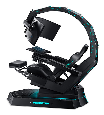 ポイント還元で実質300万円！ 日本エイサー、トリプル湾曲モニター採用