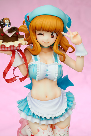 露出度が多すぎるエプロンがヤバイ！ 「ガールズ＆パンツァー」より