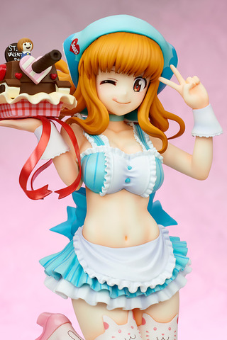 露出度が多すぎるエプロンがヤバイ！ 「ガールズ＆パンツァー」より