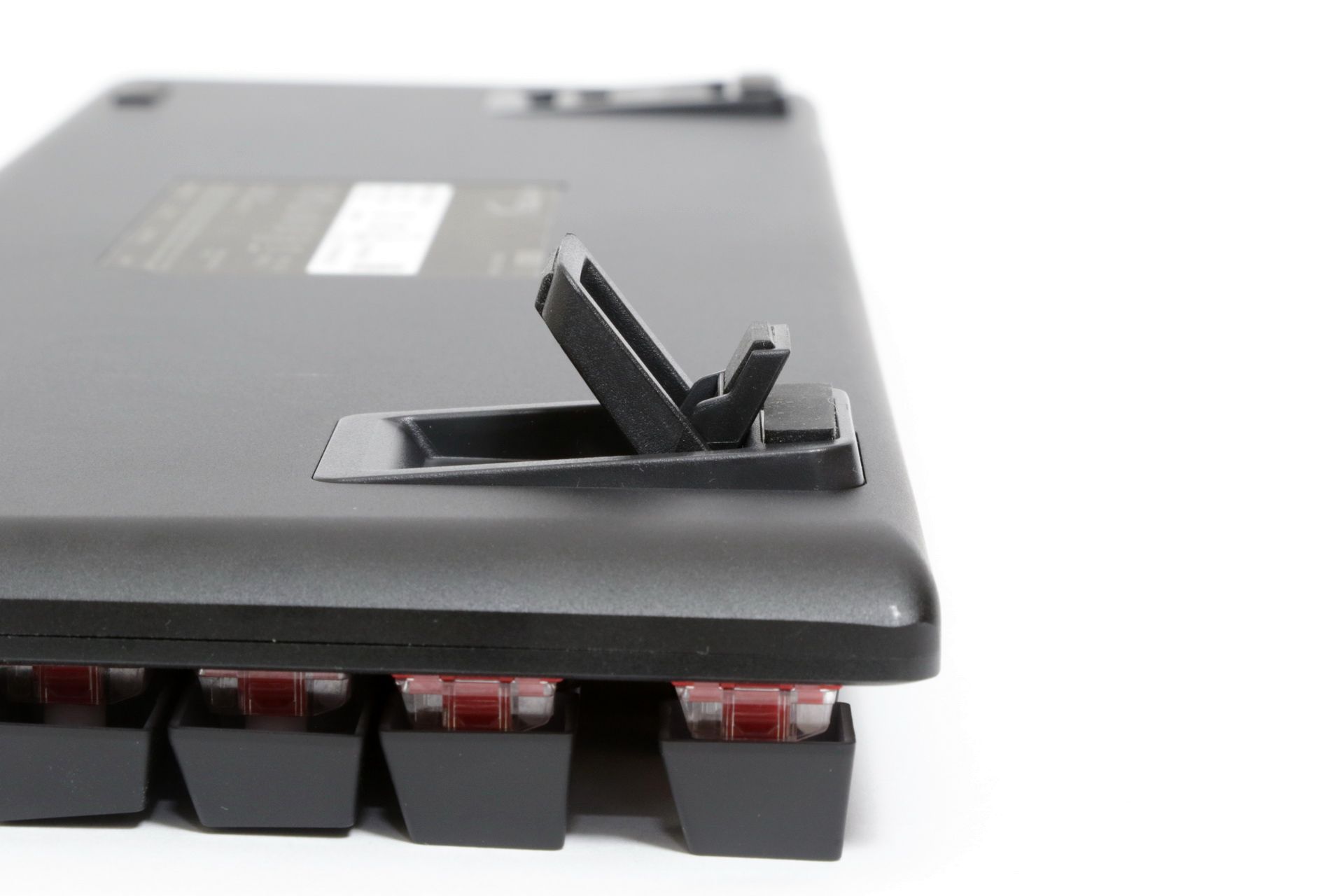 キーボードの傾斜角は3段階で設定可能