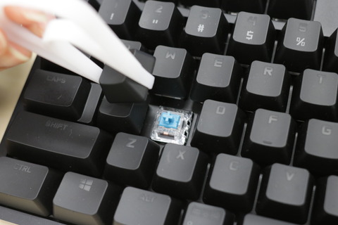 テンキーレスのコンパクトボディにスイッチ交換機能を搭載！ゲーミング