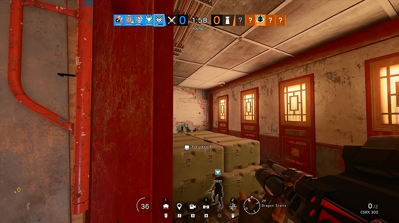 壁に弾丸を打ち込むと壁に穴を開け、周囲の電子機器系のガジェットを破壊できる。