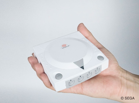 セガハード」の上に置くだけでスマホが充電できる！ 「ゲーム機型
