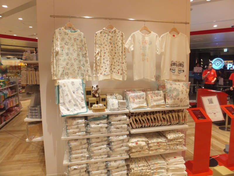 店外の外階段にもサプライズが！