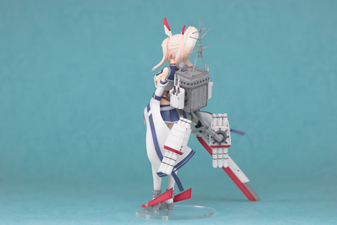 アブナイっ！ 横からちょっと見えてる！ 「アズールレーン」より「綾波