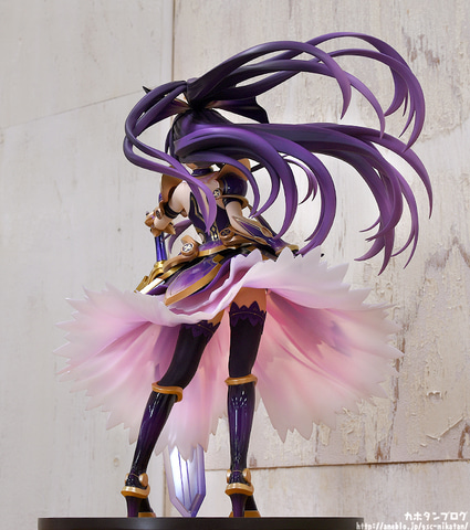 美しい紫のグラデーションが引き立てる！ 「デート・ア・ライブ」の