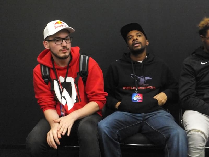 Punk選手と仲良しなBig Bird選手、Problem X選手