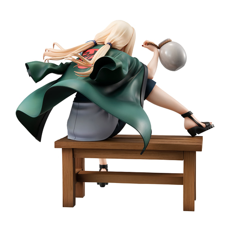 大胆すぎる胸元！ 「NARUTO‐ナルト‐ 疾風伝」より「綱手」の