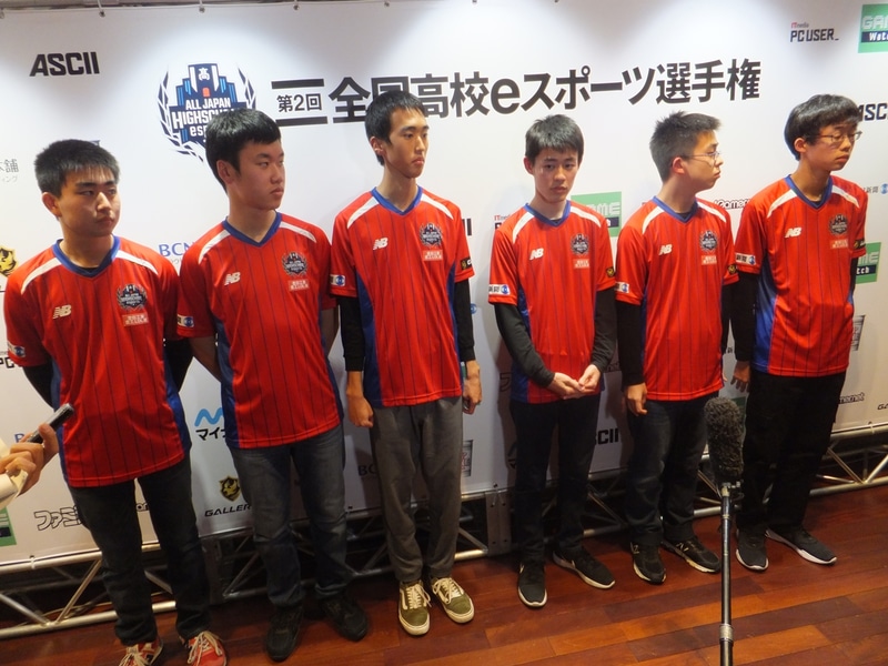 左から、あみる選手、ちこみる選手、アヒージョ選手、雲丹栗選手、ファンボーイ選手、めりお選手