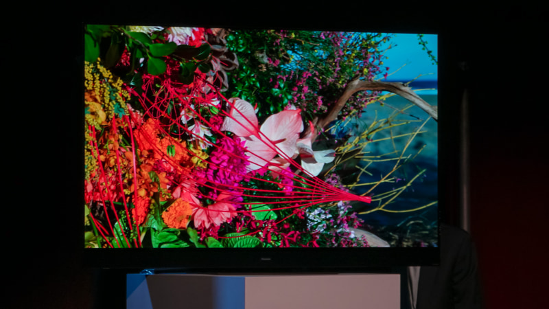 Panasonicのフィルムメーカーモードは周辺環境光を検出して輝度レベルを変更するという独自仕様で他社との差別化を図る