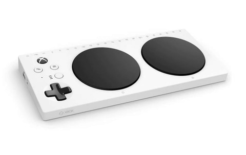 多くの人に適応することを目指した握らないコントローラー「Xbox