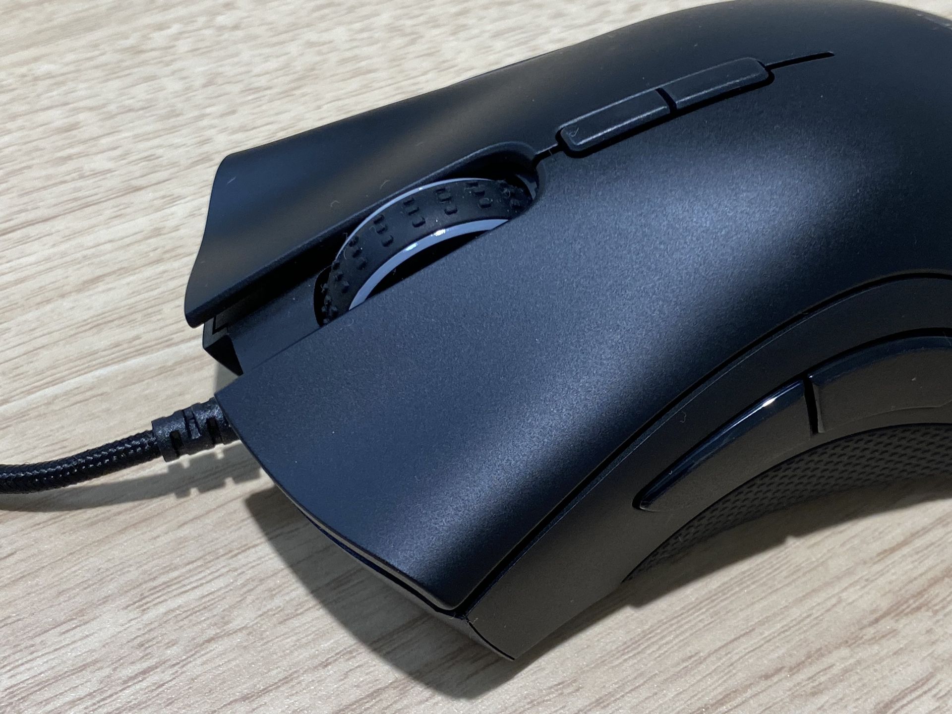 Razerのゲーミングマウスの代名詞的な存在である「Razer Deathadder」シリーズ