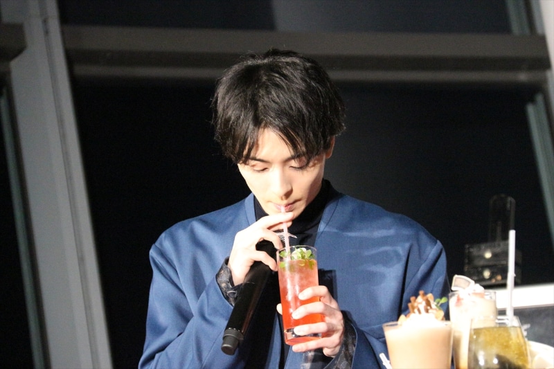 味を聞かれると「回復しますね」と癒された様子