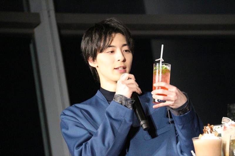 味を聞かれると「回復しますね」と癒された様子