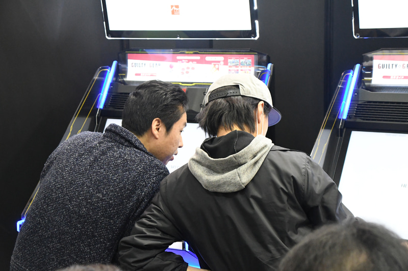 まるでゲームセンターのような微笑ましい光景だ