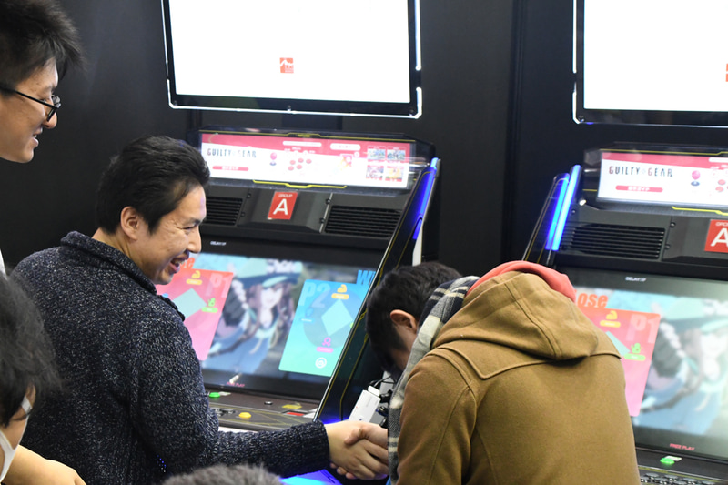 まるでゲームセンターのような微笑ましい光景だ