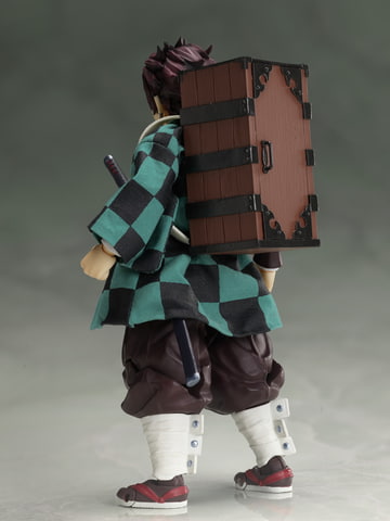 TVアニメ「鬼滅の刃」の主人公・竈門炭治郎が1/12スケールアクション