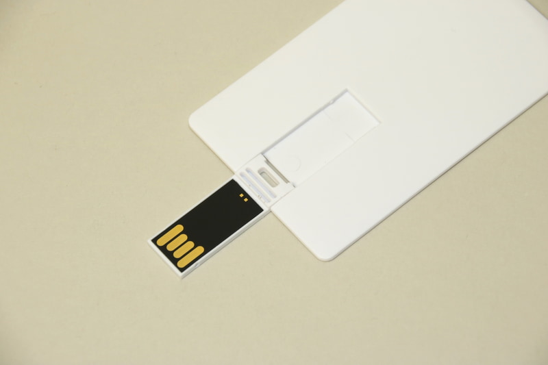カード型USBメモリ