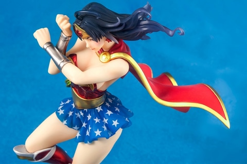 露出度高めのアメリカンヒロイン見参！ 「DC COMICS美少女