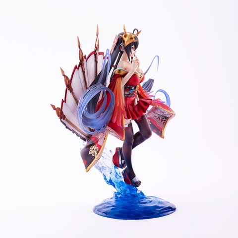 ぺろっと出す舌が“オトナ”な雰囲気を演出！ 「アズールレーン」より