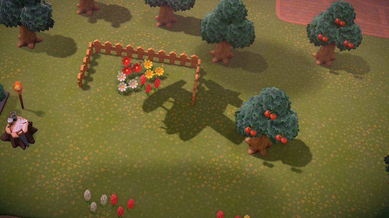 上がもう1人の担当の島で、下の画像が筆者の島。編集部でマルチプレイで遊んだ際に、自分の島とのざっそうの生え具合の差に驚愕。筆者はつりばかりしていたため、島の環境に関してはほとんど手つかずだった。お出かけする際に飛行機で高いところから綺麗に整備された島を見て「あぁ、製品版が出たらまず最初に島を整備しよう」と心に決めた筆者であった