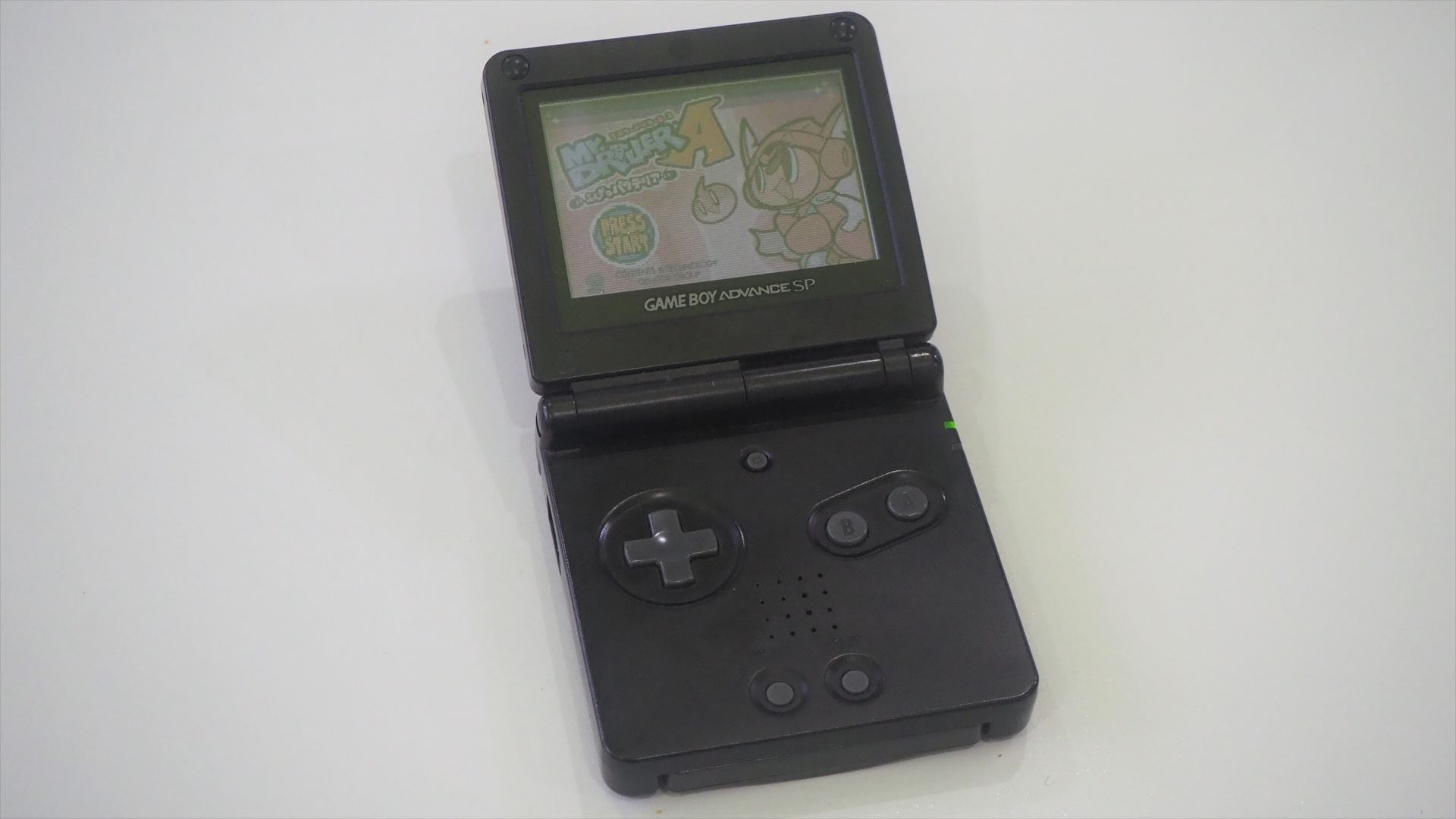 任天堂の携帯ゲーム機で初めてリチウムイオン電池を搭載したゲームボーイアドバンス