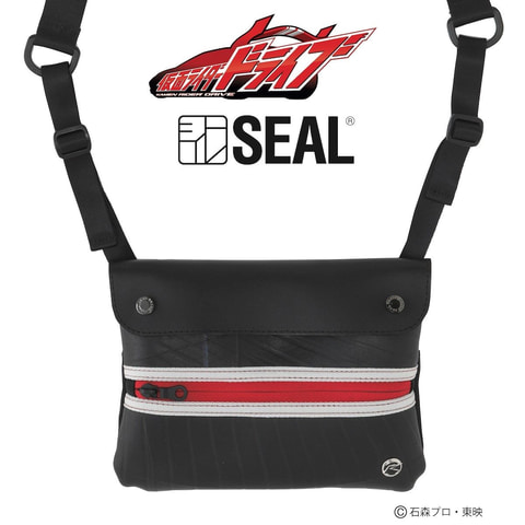 SEAL×仮面ライダーコラボ ボディバッグ 三角 タイヤチューブ素材 黒 肩掛け タイヤの廃材を使用！「仮面ライダー」×「SEAL」コラボ第4弾の