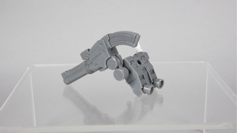 ショルダー・キャノンのジョイント部は左右で付け替えられるので右に装備することも可能だ。本キットを2つ、もしくは「HG 1/144 局地型ガンダム(北米戦仕様)」等を用意すればダブル・ショルダー・キャノンとすることもできる。こういう遊びもガンプラならでは