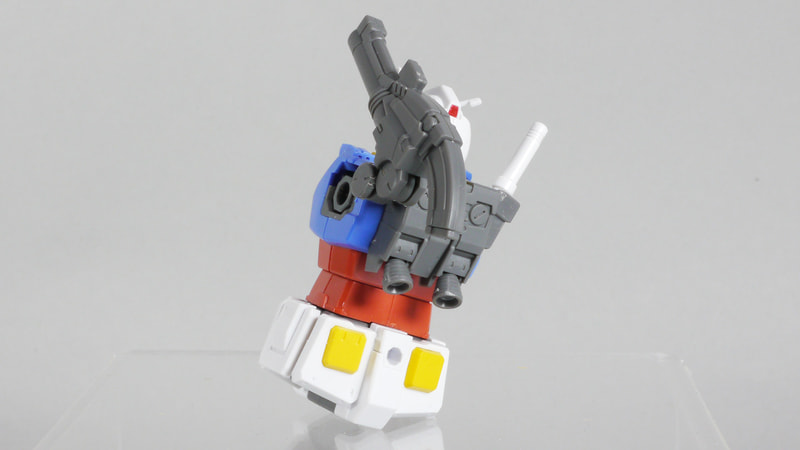 有名な話でご承知のことと思うが、最初の1/144ガンダムは成形色が白一色で組み立てには接着剤が必要だったのだ。そして、現在の視点からするとほとんど可動しないに等しい。40年前にこの技術のガンプラが実在していたら世の中はどうなっていたのだろうか……