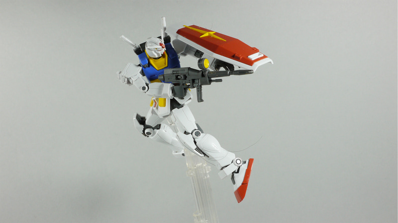 RX-78-02 ガンダム ポーズ集3。この躍動感あふれるポージング!素組でも断然カッコイイ!可動域もすばらしい!