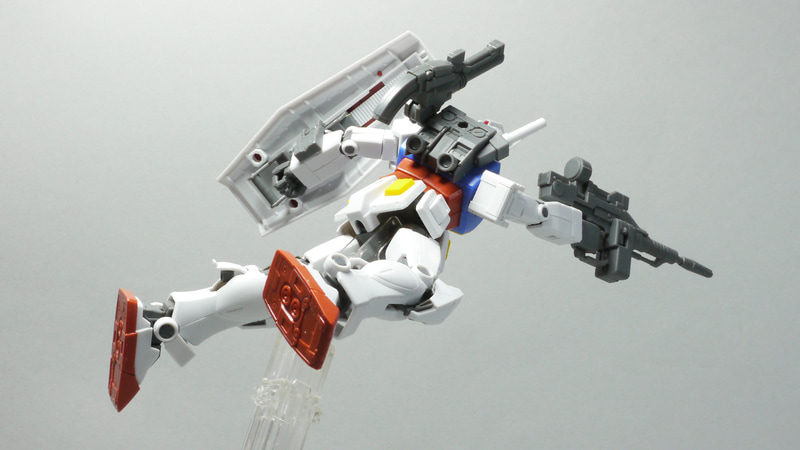 RX-78-02 ガンダム ポーズ集3。この躍動感あふれるポージング!素組でも断然カッコイイ!可動域もすばらしい!