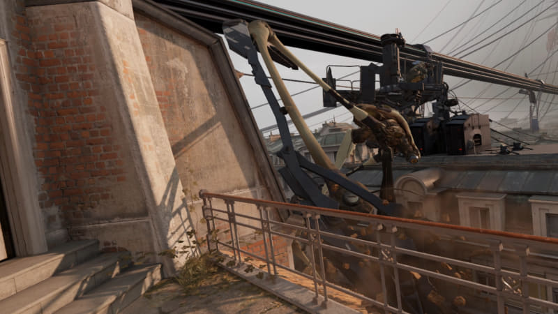 いきなり現れたストライカーにびっくり。VRならではの迫力だ