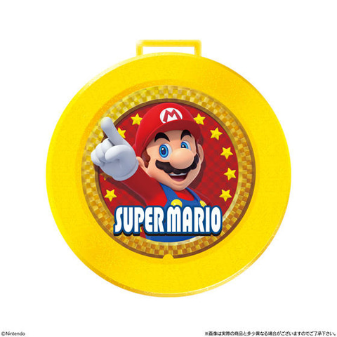 歴代「マリオ」シリーズのパッケージがデザインされたカード付き