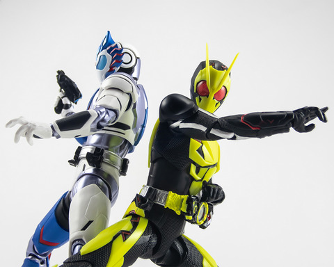 S.H.Figuarts 仮面ライダーバルカン シューティングウルフ」撮りおろし