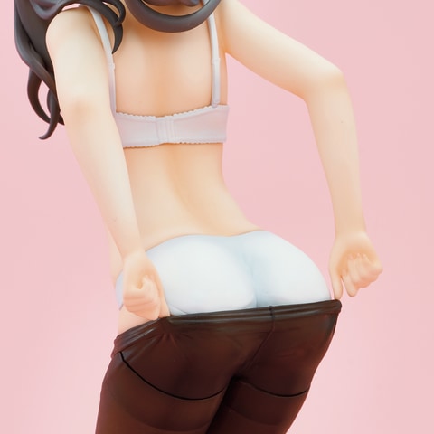 タイツやブラの隙間がセクシー過ぎじゃないですかっ!? フィギュア