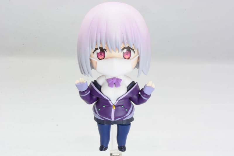 アカネの赤い目が印象的だ。マスクをしていてもちゃんとアカネだということがわかる