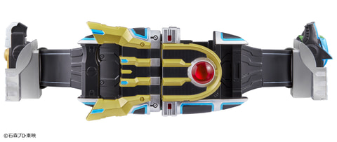 仮面ライダーキバ」より“イクサ”の変身ベルトが登場！ - GAME Watch