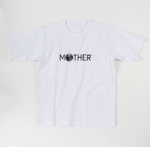 ほぼ日ストアにて「MOTHER」の公式トリビュートコミックやTシャツが
