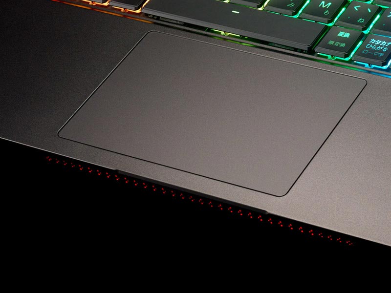 本体フロントにLEDライトバー搭載