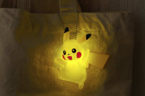 ポケモン」より、光る半立体マスコット「ポケットモンスター