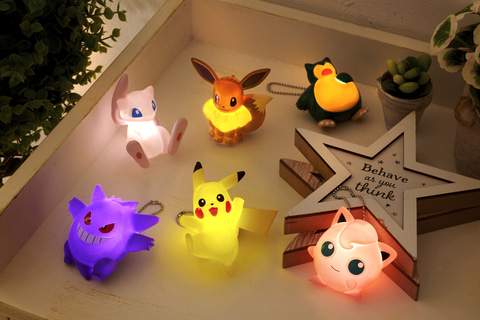 ポケモン」より、光る半立体マスコット「ポケットモンスター