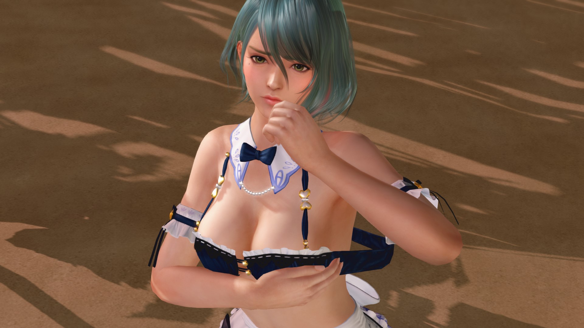 あんな所やこんな所も引っぱり放題。普段はエロお姉さんのたまきも、これには恥ずかしい様子