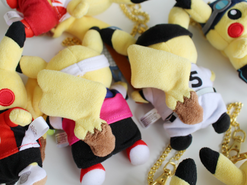 しっぽをよく見るとオスとメスのピカチュウがいるのがわかる