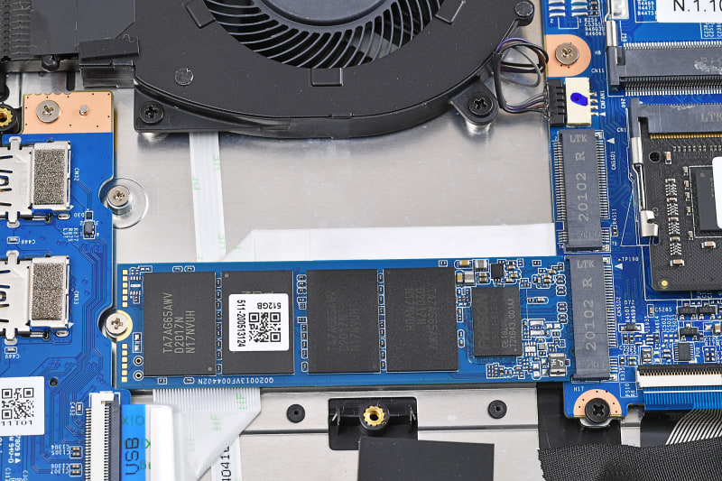 搭載されているSSDはPhison製のコントローラを備えたものだった。メーカー名は不明である