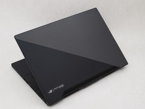 ASUS、プリズムドット加工がお洒落なゲーミングノート「ROG Zephyrus