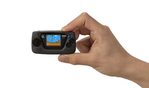 ゲームギアミクロ」、実機プレイ風景を初公開！ - GAME Watch