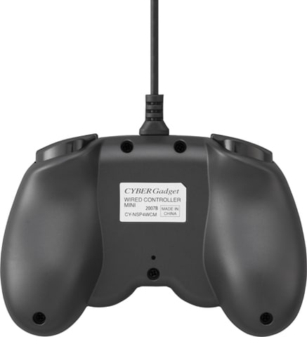 PS4とSwitchに両対応。有線コントローラー「CYBER・ワイヤード
