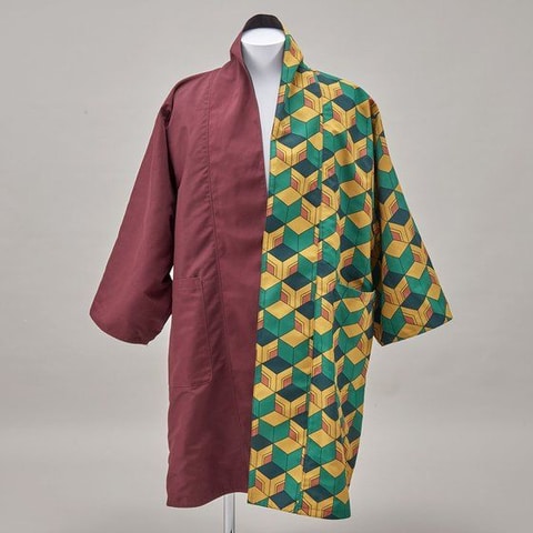 鬼滅の刃」よりリバーシブル仕様のガウンが登場！ 予約受付開始 - GAME