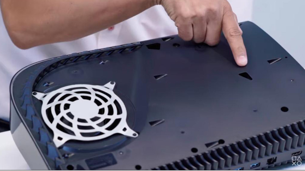 2カ所に設定されたダストキャッチャーは掃除機でホコリを吸い出すことが可能