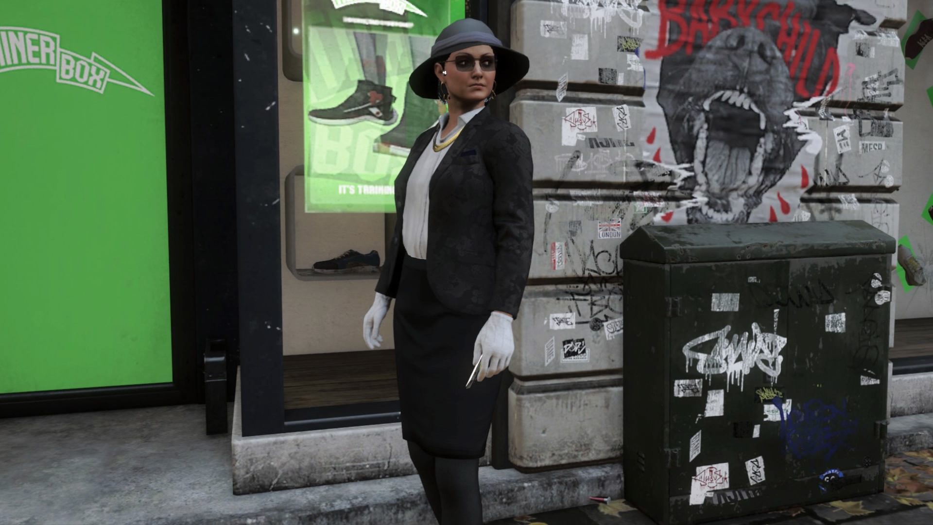 採用した時点で、デフォルトの衣装センスもバラバラ。あえてそのままで行くか、ガラッと印象を変えていくかも楽しみのひとつ